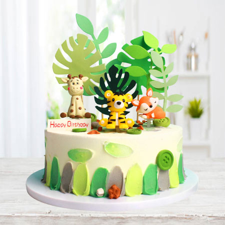 Simple Fondant Anniversary Cake | bakehoney.com