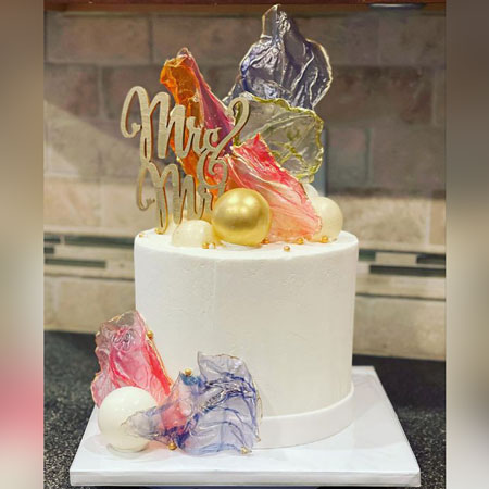 Cake with isomalt decoration - Decorated Cake by RekaBL86 - CakesDecor