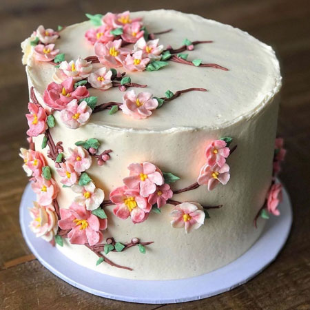 Elegant Floral Cake For Mom | bakehoney.com